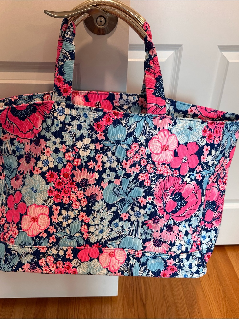 Lilly Pulitzer Jumbo Mercato Tote ‼️”In all her glory” ‼️ - Picture 4 of 4
